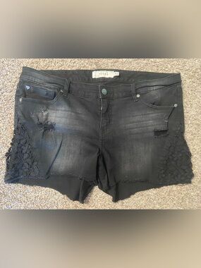 TORRID Women’s 20 Black Distressed Crochet-Trim Denim Shorts